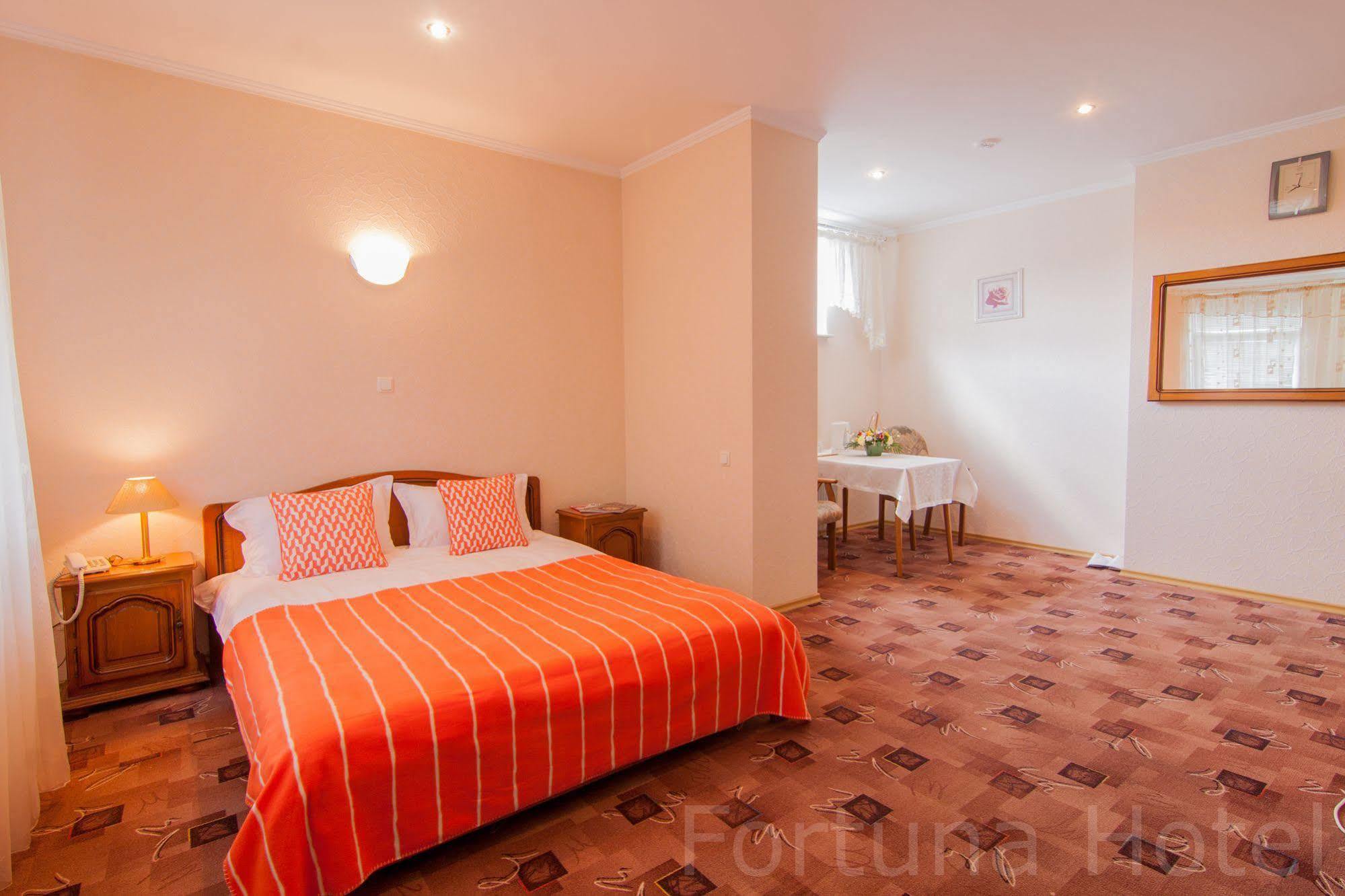 Fortuna Hotel 基希讷乌 外观 照片
